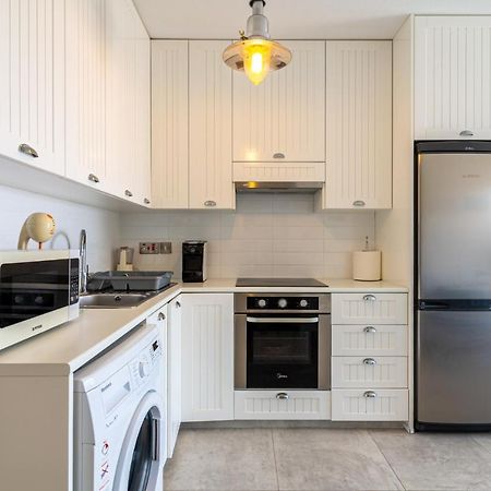 Seawaves 1- Bedroom Apartment Near Meneou Beach ラルナカ エクステリア 写真
