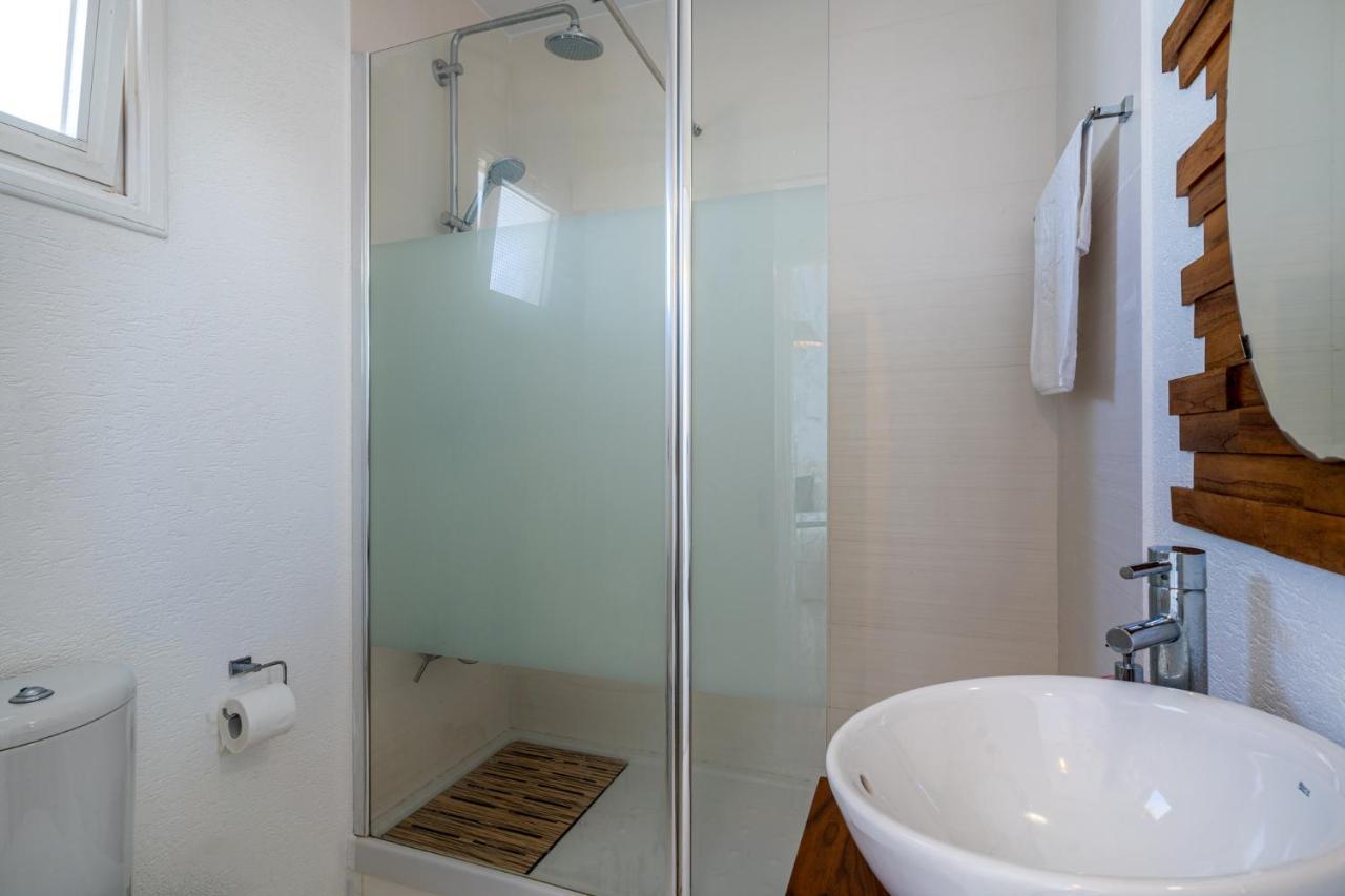 Seawaves 1- Bedroom Apartment Near Meneou Beach ラルナカ エクステリア 写真
